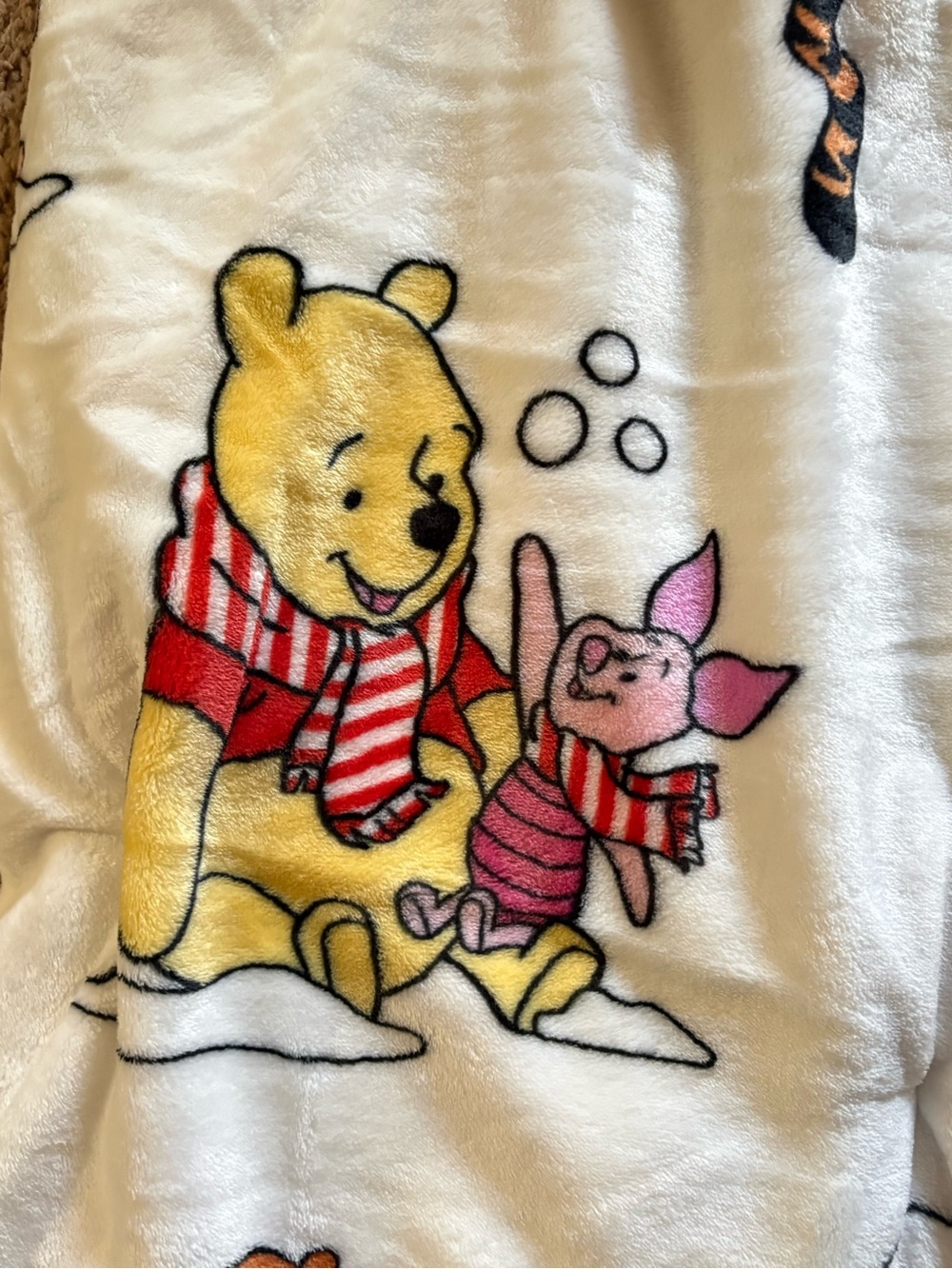 Winnie the Pooh Christmas plush blanket or throw 60x70 gift for Disney lovers - Picture 3 of 7
